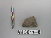 藏品(灰色細砂陶片)的圖片